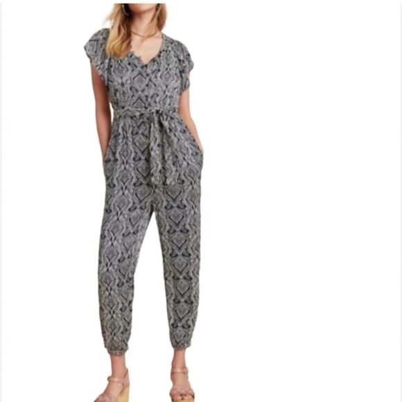 Anthropologie Pants - ❌SOLD❌ Anthropologie Zadie Black and cream Short sleeve Jumpsuit Size 4